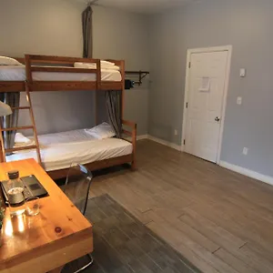 https://hostel-the-clarence-park.hotelstorontoontario.org